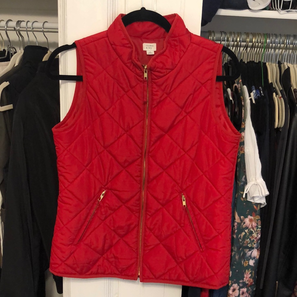 Red puffer vest size small
